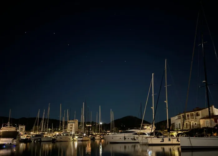 Les Pieds Dans L'eau *