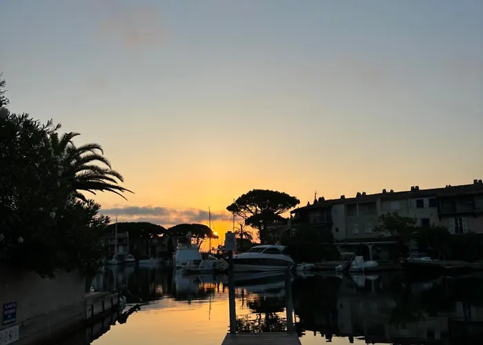 Les Pieds Dans L'eau *