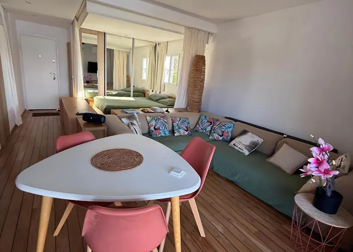 Les Pieds Dans L'eau Daire Grimaud